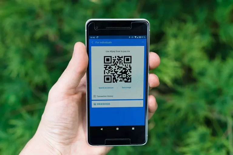 5-razones-para-incorporar-cobro-con-qr-en-tu-comercio-202507Fr-113146-49fb.webp