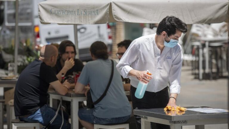 advierten-que-el-30-de-la-gastronomia-nacional-va-a-desaparecer-202507Sa-205311-685f.jpg
