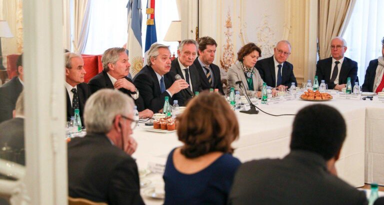 alberto-en-europa-fernandez-se-reunio-con-empresarios-franceses-que-invierten-en-202507Sa-100922-8eee.jpg
