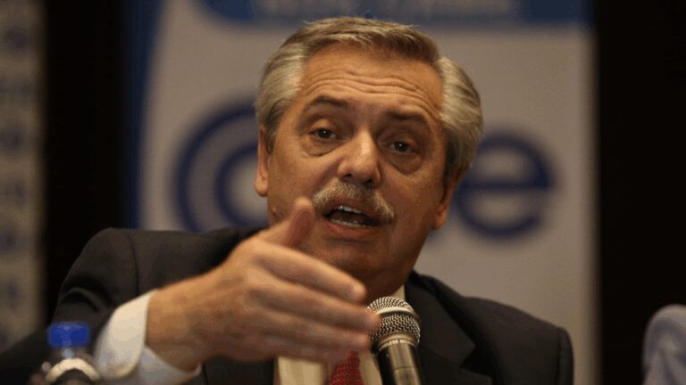 alberto-fernandez-el-10-de-diciembre-hay-que-pactar-180-dias-de-tregua-con-empre-202507We-005959-d3ba.jpg