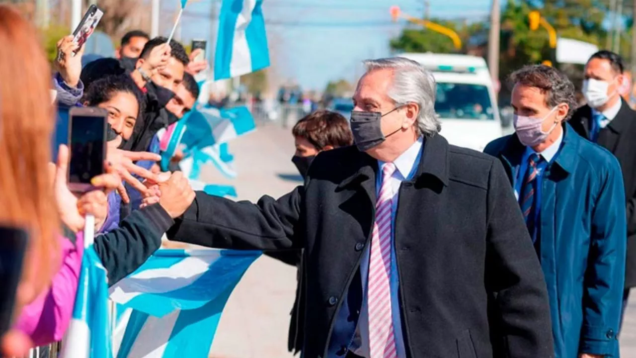 alberto-fernandez-nosotros-queremos-que-todos-trabajen-pero-otros-quieren-que-lo-202507Tu-222223-6fce.webp