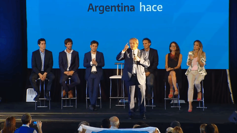 alberto-fernandez-presento-el-plan-argentina-hace-y-propone-generar-20-mil-puest-202507Mo-193936-5099.png