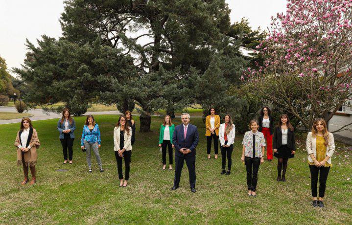 alberto-fernandez-se-reunio-con-mujeres-ejecutivas-del-g6-sin-las-pymes-202507We-001813-9e78.jpeg
