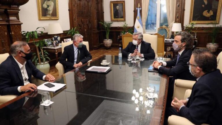 alberto-fernandez-se-reunio-con-ruben-chernajovsky-y-luis-galli-202507Tu-235714-bef0.jpg