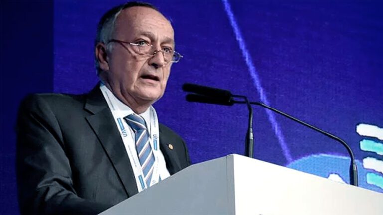 ante-la-crisis-la-uia-y-la-cgt-negociaran-en-secreto-un-bono-salarial-para-traba-202507Tu-220002-88ca.jpg