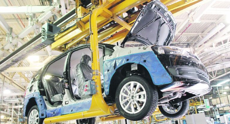 automotrices-suspenden-5500-operarios-por-caida-de-demanda-y-acumulacion-de-stoc-202507Th-160439-bf6a.jpg