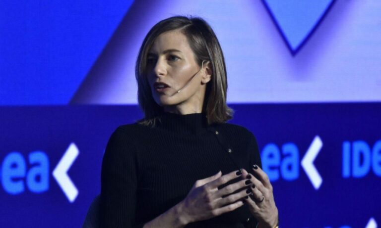 carolina-castro-la-nueva-cara-bonita-de-la-uia-202507Mo-195646-9daa.jpg