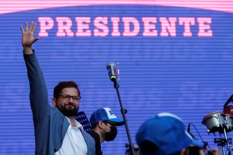 chile-le-puso-un-freno-al-neoliberalismo-y-la-izquierda-asume-en-el-poder-202507Tu-221918-1623.webp