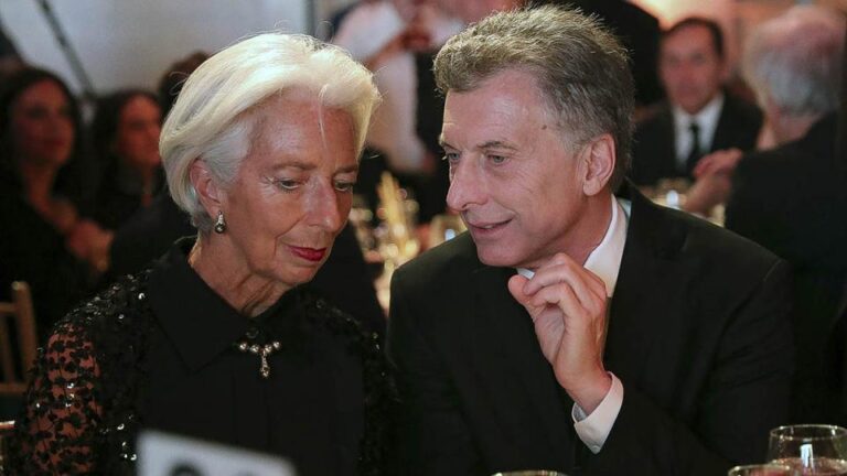 con-el-dinero-del-fmi-que-macri-fugo-se-podria-haber-vacunado-a-todo-el-continen-202507Tu-233619-f1a6.jpg