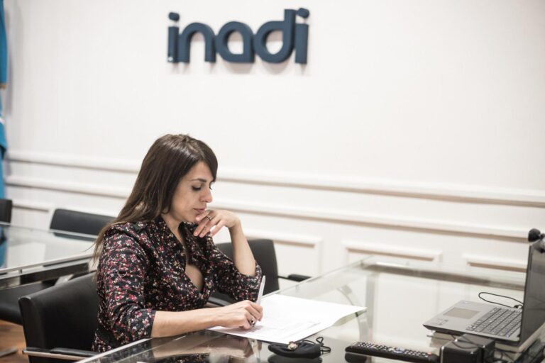 convenio-entre-el-inadi-y-el-centro-universitario-de-idiomas-202507We-000513-b8fc.jpeg