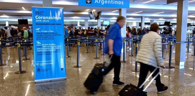 coronavirus-en-argentina-cuarentena-obligatoria-para-viajeros-cual-es-la-pena-po-202507Mo-214351-974c.jpg