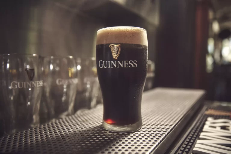 de-irlanda-a-la-argentina-se-producira-la-cerveza-guinness-en-el-pais-unico-en-s-202507Fr-115134-ee98.webp