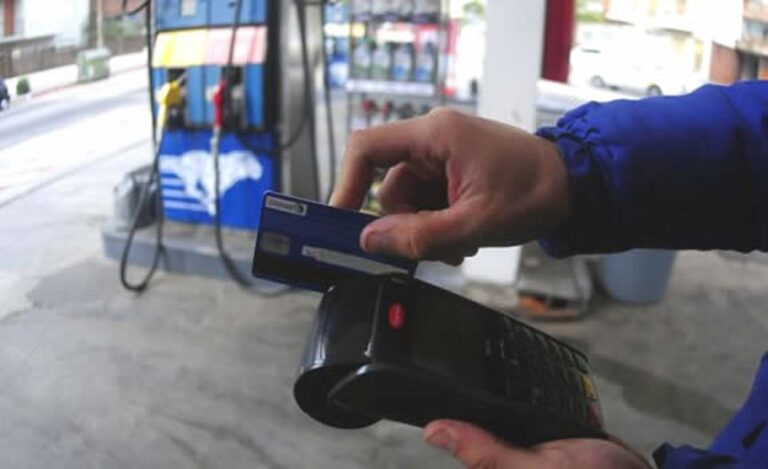 demandan-a-tarjetas-para-que-bajen-comisiones-y-achiquen-plazos-de-pago-202507Fr-215711-c6f5.jpg