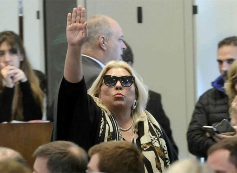 duro-cruce-entre-elisa-carrio-y-eurnekian-lo-voy-a-meter-preso-apunto-el-ariete-202507Fr-210936-45ec.jpg