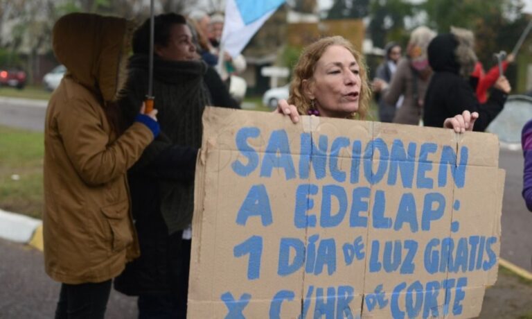 edelap-amenaza-con-dejar-sin-luz-a-la-plata-por-una-deuda-de-200-millones-202507Fr-112747-568c.jpeg