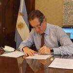 el-banco-central-firmo-la-renovacion-del-swap-con-china-por-us18500-millones-202507Th-180019-470b.jpg