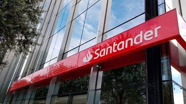 el-banco-santander-fue-elegido-como-el-mejor-sin-embargo-cerrara-1000-oficinas-s-202507Mo-153109-fdbd.jpg