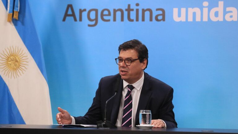 el-empleo-en-argentina-la-desocupacion-baja-a-fuerza-de-rebote-y-monotributo-202507Th-162746-1a6c.jpg