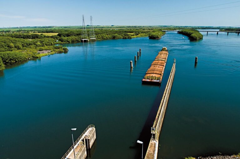 el-estado-se-hizo-cargo-de-la-hidrovia-y-facturo-us-42-millones-en-tres-meses-202507Th-162602-df0a.jpg