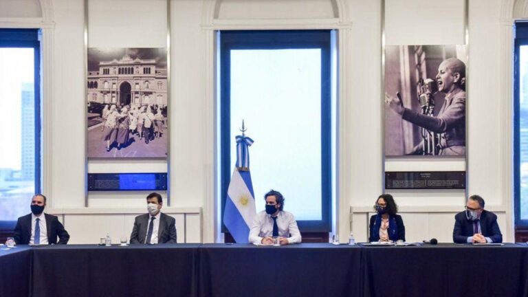 el-gobierno-acota-el-atp-para-ayudar-a-los-sectores-en-crisis-y-lanza-nuevas-lin-202507Mo-195813-4c73.jpg