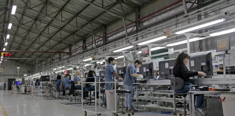 el-gobierno-anuncio-la-extension-del-regimen-de-promocion-industrial-de-tierra-d-202507Th-163857-a808.webp