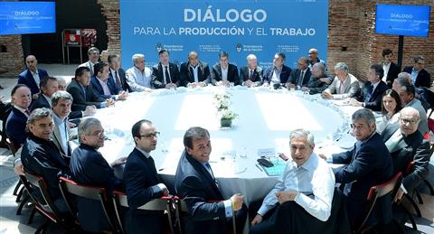 el-gobierno-convoco-al-foro-de-convergencia-y-a-la-cgt-a-firmar-un-acuerdo-para-202507Mo-222752-4ee1.jpg