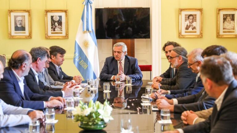 el-gobierno-regula-la-exportacion-de-maiz-y-la-mesa-de-enlace-del-campo-sale-al-202507We-094456-c6c5.jpg