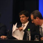 el-gobierno-restringe-la-compra-de-dolares-se-podran-adquirir-hasta-us-10000-por-202507Th-184554-0cd8.jpg