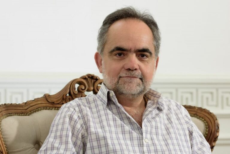 el-gobierno-y-sus-recetas-con-olor-a-pasado-202507Fr-211135-e178.jpg