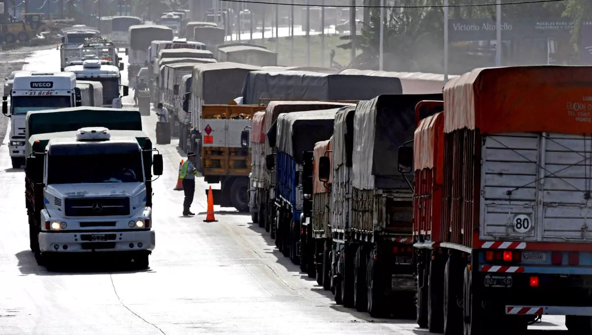el-paro-de-transportistas-provoco-perdidas-de-exportaciones-por-usd64-millones-202507Tu-224611-f991.webp