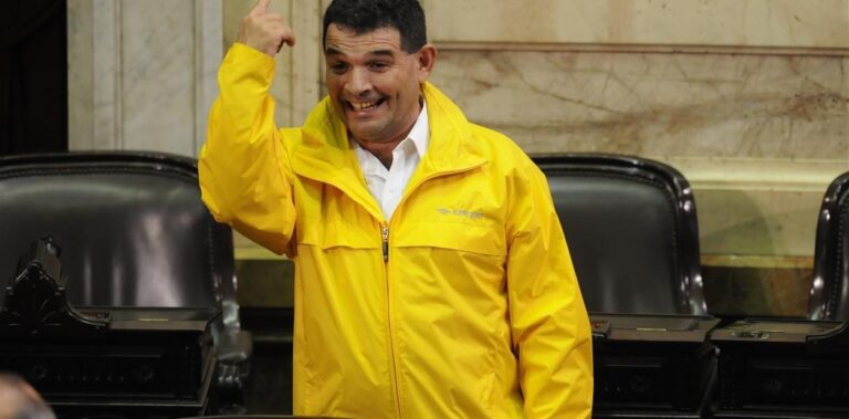 el-polemico-diputado-nacional-olmedo-apunta-a-transparentar-el-precio-de-los-pro-202507Sa-174623-b72a.jpg