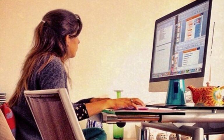 encuesta-revela-que-el-teletrabajo-extendio-la-jornada-laboral-202507Fr-130218-cf46.jpg