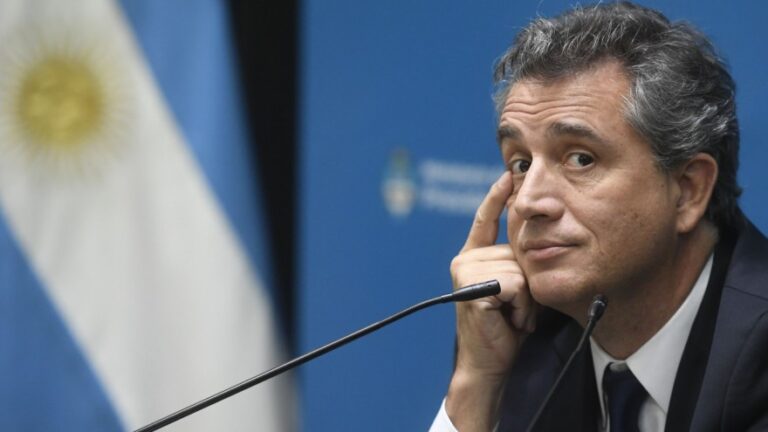 etchevehere-amenaza-con-renunciar-si-lo-bajan-a-secretario-202507Mo-222550-cdb8.jpg