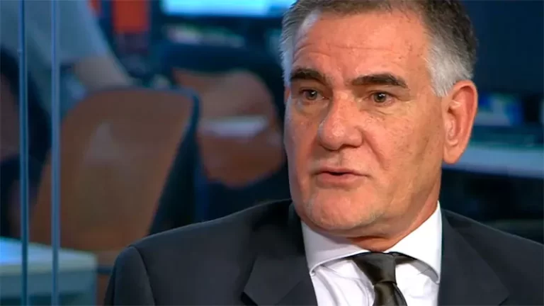 evasion-masiva-castagneto-afirma-que-un-tercio-de-las-grandes-firmas-elude-ganan-202507Su-235600-de6b.webp