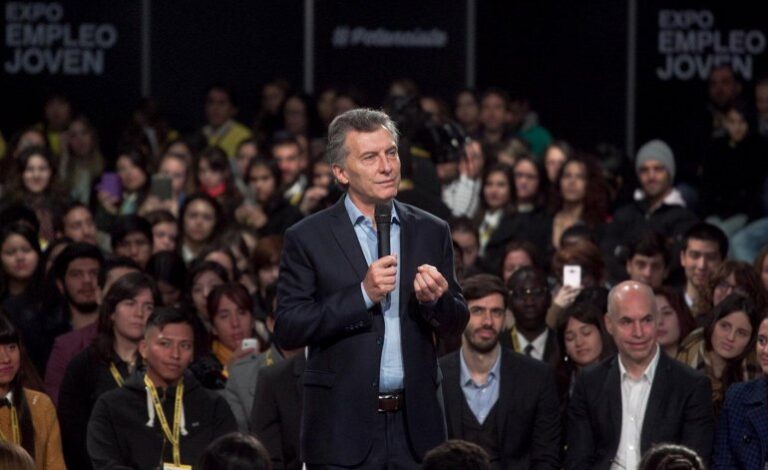 expoempleo-la-feria-de-trabajo-que-beneficia-a-unos-pocos-202507Mo-220845-b270.jpg