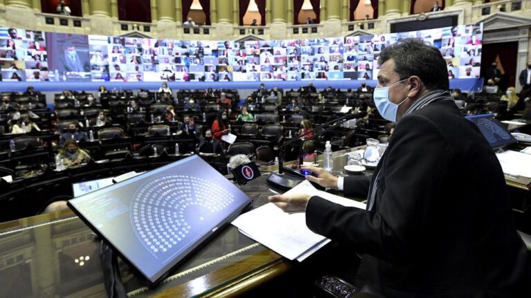 ganancias-sergio-massa-presento-un-proyecto-para-que-paguen-el-impuesto-quienes-202507Th-173151-1ef7.jpg