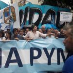 guillermo-moretti-vice-de-la-uia-participo-de-la-marcha-en-defensa-del-trabajo-y-202507We-011535-6c05.jpg