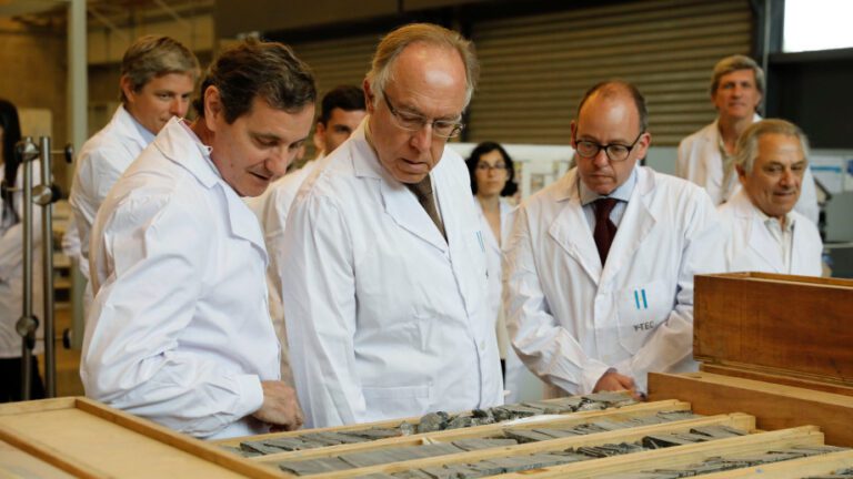 guillermo-nielsen-y-tec-potenciara-el-desarrollo-de-la-industria-con-tecnologia-202507Mo-214937-4acb.jpg