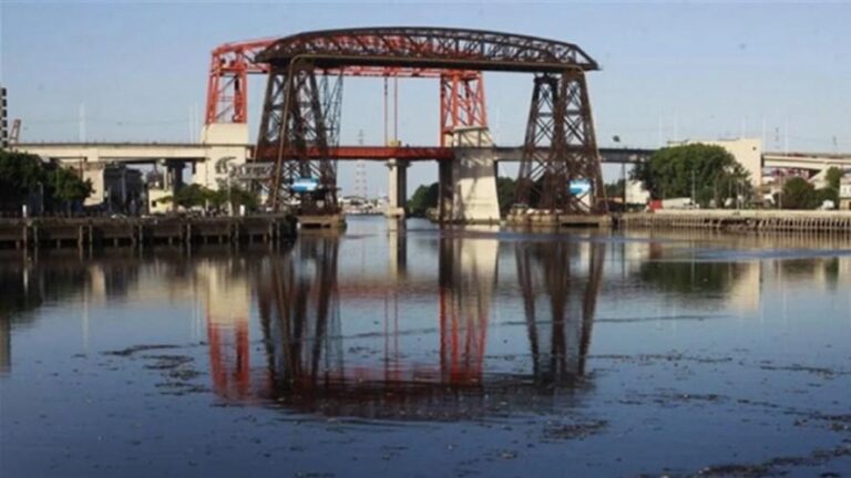haran-estudios-para-ver-si-la-cuarentena-limpio-las-aguas-del-ricahuelo-202507Fr-184519-0a67.jpg
