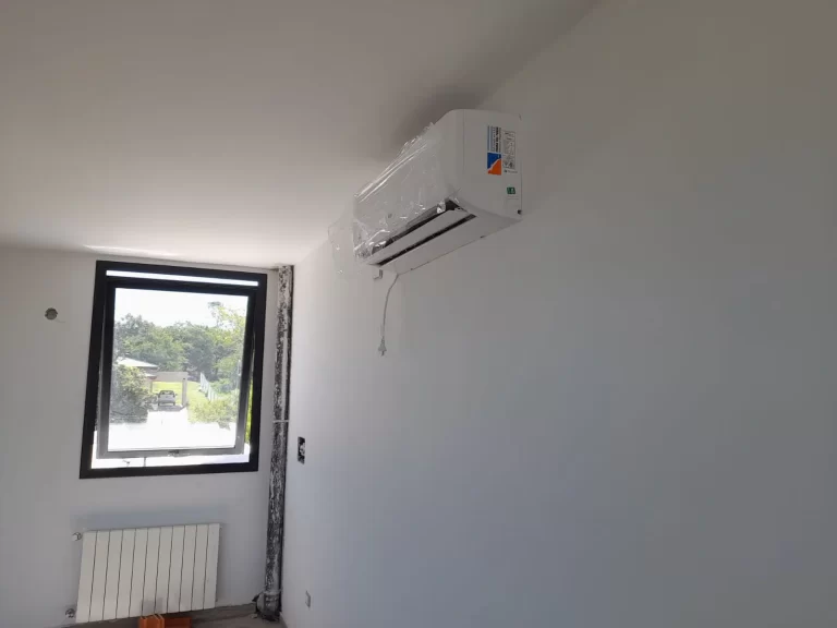 instalacion-de-aire-acondicionado-en-cordoba-202507Fr-113152-9c1f.webp