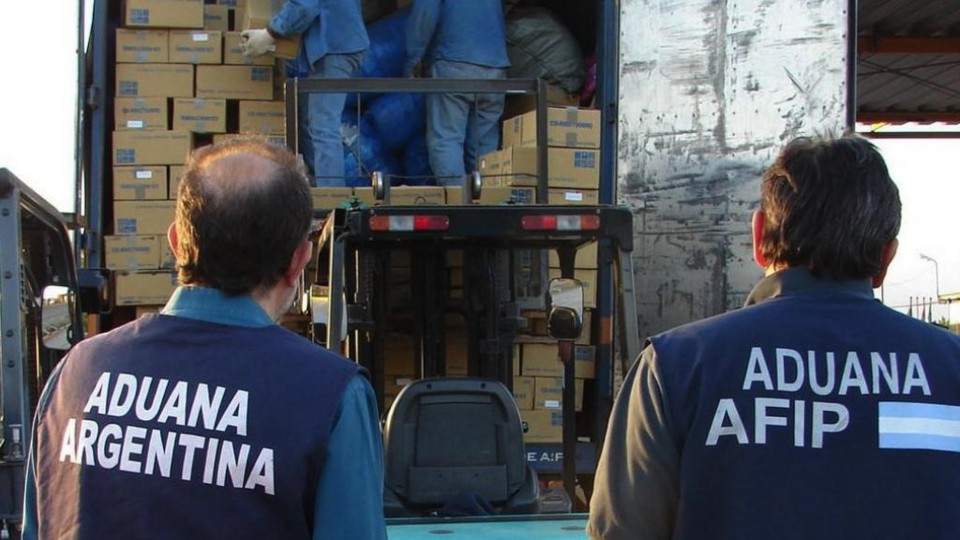 la-aduana-el-ultimo-lugar-en-donde-se-generan-dolares-sin-hacer-anda-202507Mo-003907-aaee.jpg