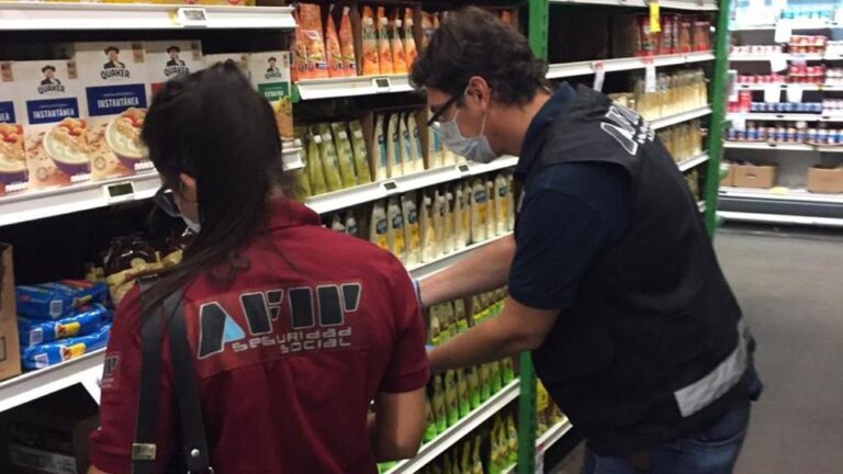 la-afip-se-suma-para-controlar-los-precios-en-los-supermercados-202507Mo-002208-339d.jpg