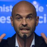 la-dolarizacion-encubierta-de-las-deudas-del-estado-y-los-desencuadernados-de-la-202507Fr-205849-13eb.jpg