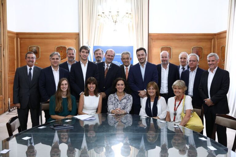 la-fundacion-rap-hace-lobby-en-la-casa-rosada-e-impulsa-proyecto-de-aportes-a-la-202507Mo-224151-d1c6.jpg
