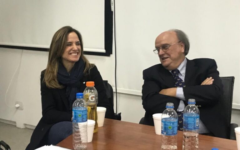 la-plata-en-un-encuentro-con-pymes-victoria-tolosa-paz-critico-la-falta-de-polit-202507We-010615-978d.jpg