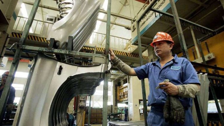 la-uia-advierte-que-se-pierden-3000-puestos-de-trabajo-industriales-por-mes-202507Th-161501-1d33.jpg