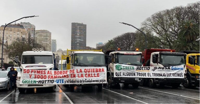 las-50-pymes-estafadas-por-el-viaducto-san-martin-se-manifestaron-frente-a-la-ca-202507Fr-135253-c964.jpg