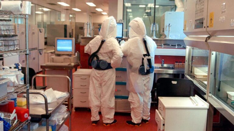 las-nueve-mujeres-que-enfrentan-al-coronavirus-en-el-instituto-malbran-a-pesar-d-202507We-113248-4284.jpg