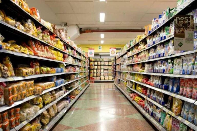ley-de-gondolas-no-alcanza-a-los-comercios-de-cercania-202507Sa-205303-9930.jpg