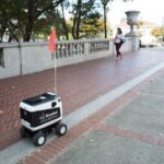 los-robots-no-tienen-la-culpa-de-los-salarios-bajos-202507Fr-203538-a3c3.jpg